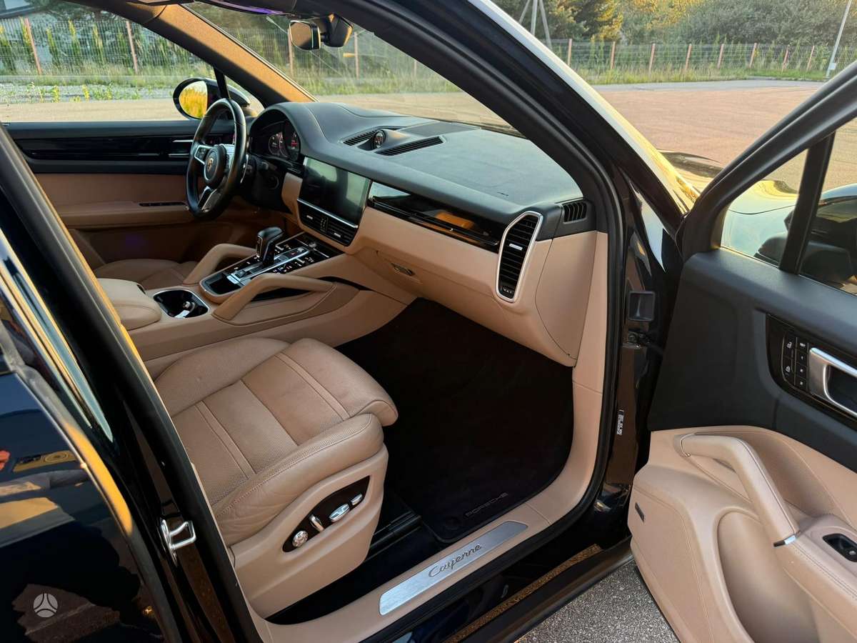 Porsche Cayenne - 9