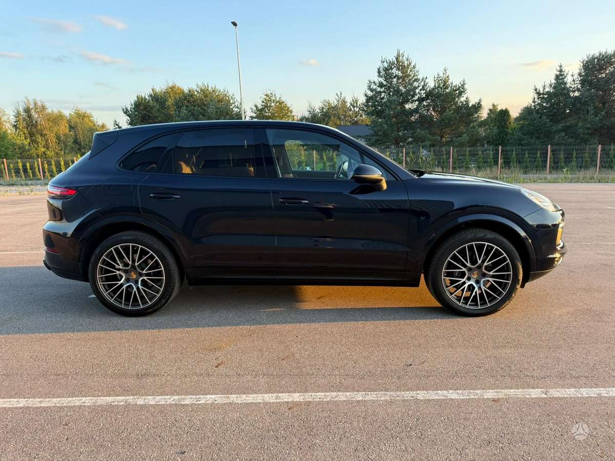 Porsche Cayenne - 4