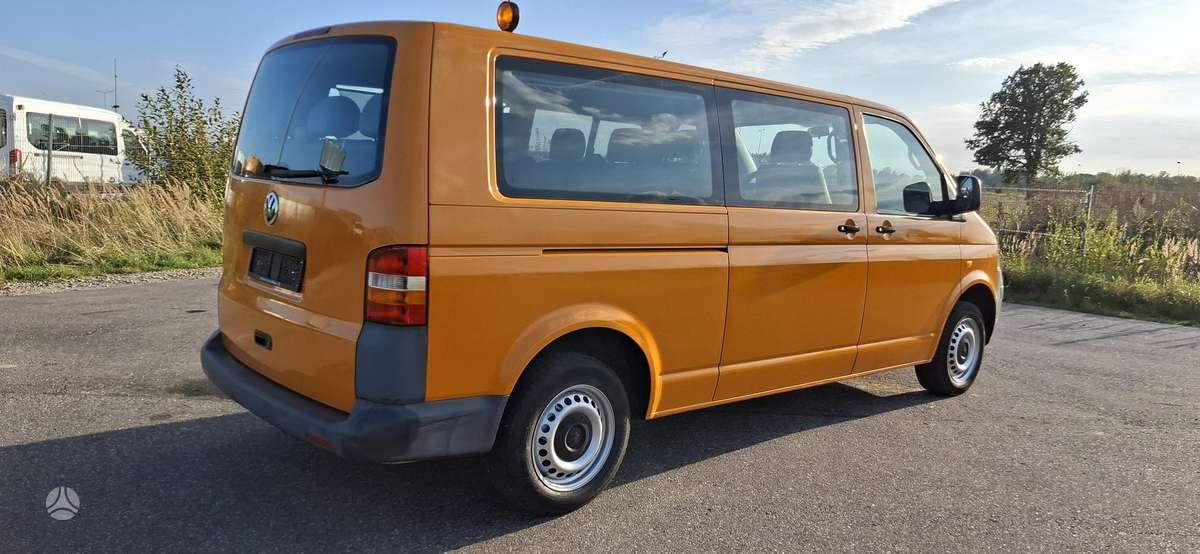 Volkswagen Caravelle - 3