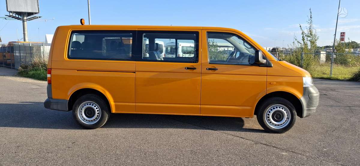Volkswagen Caravelle - 6