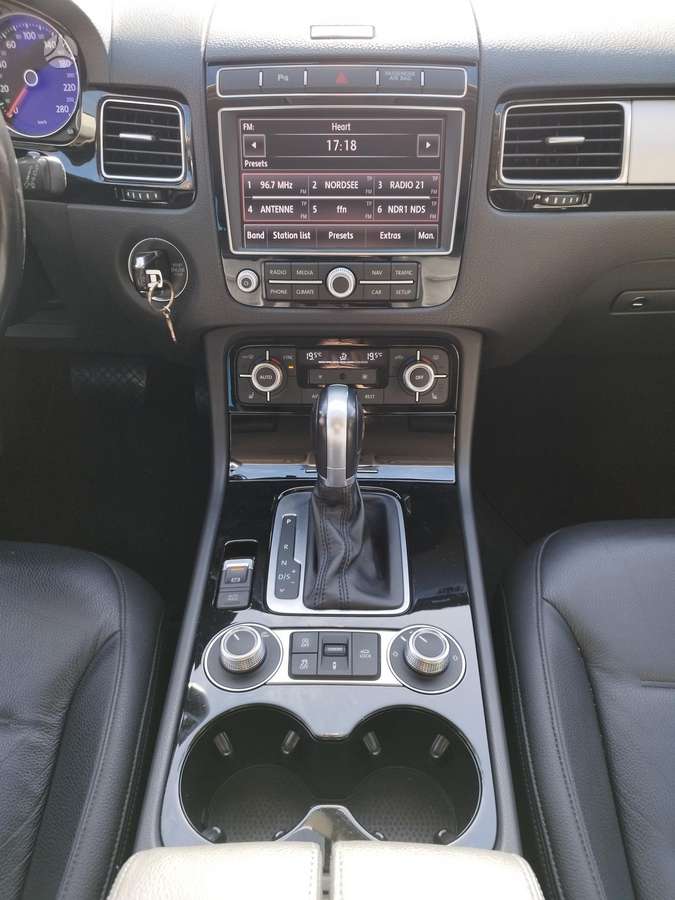 Volkswagen Touareg - 12