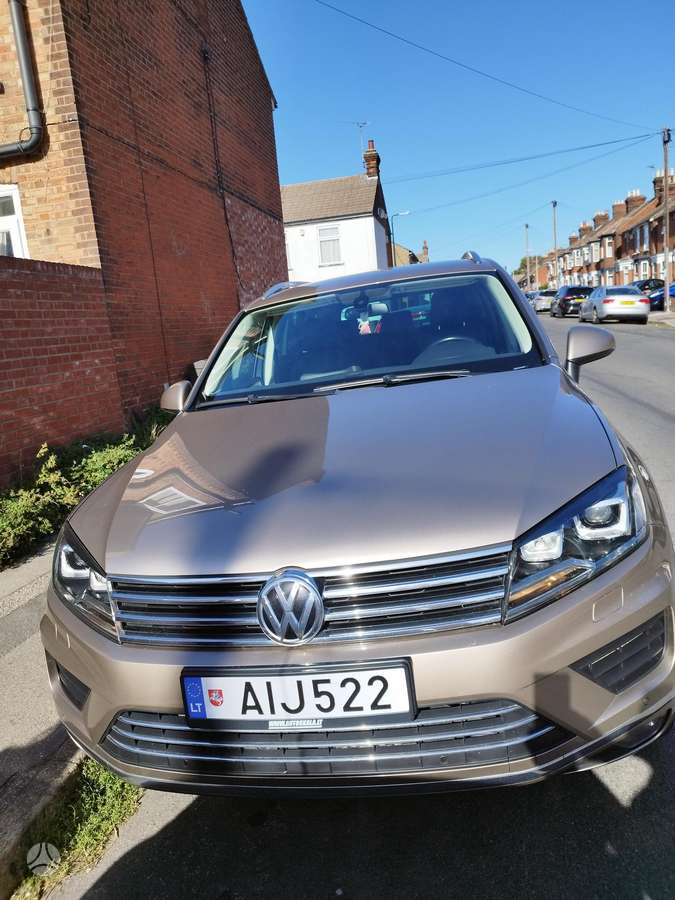 Volkswagen Touareg - 2