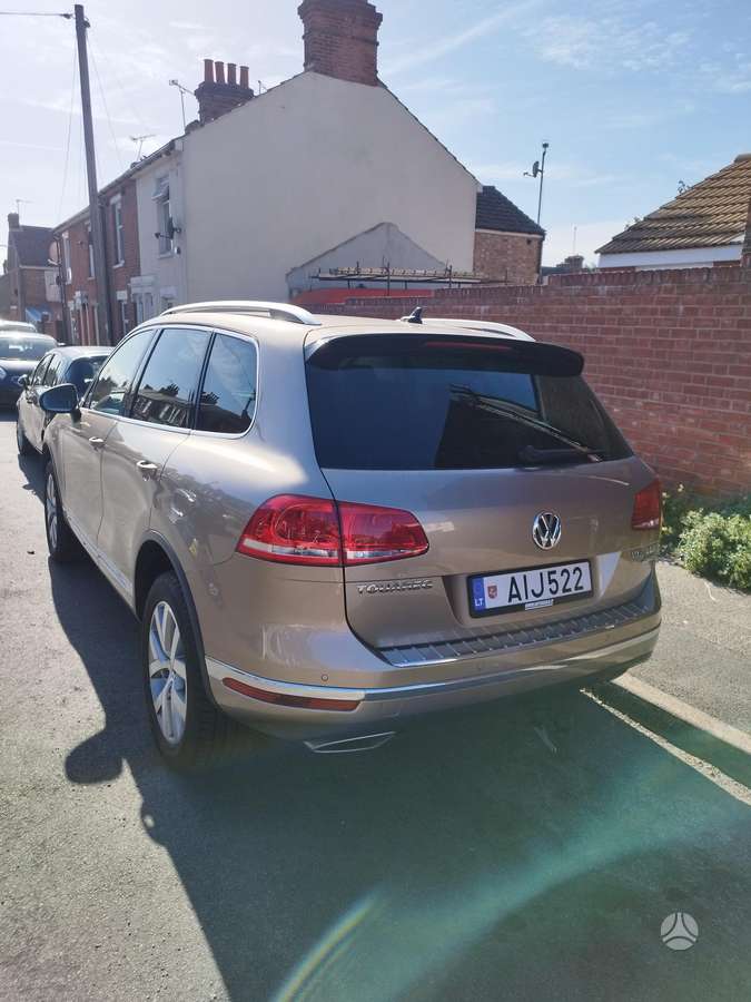 Volkswagen Touareg - 4