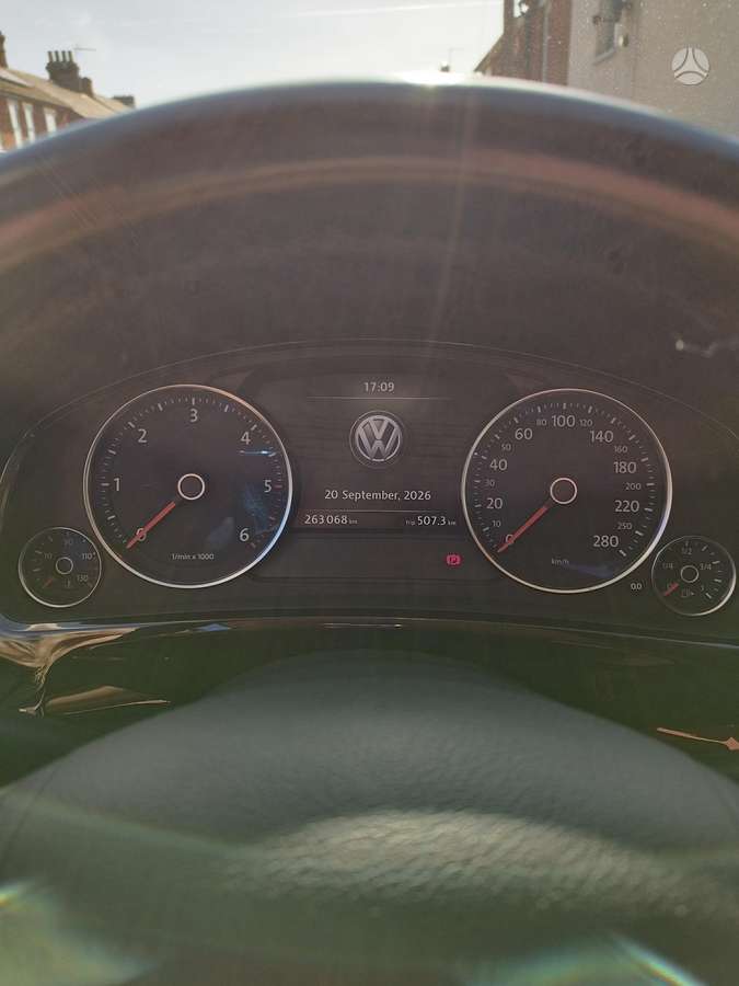 Volkswagen Touareg - 11