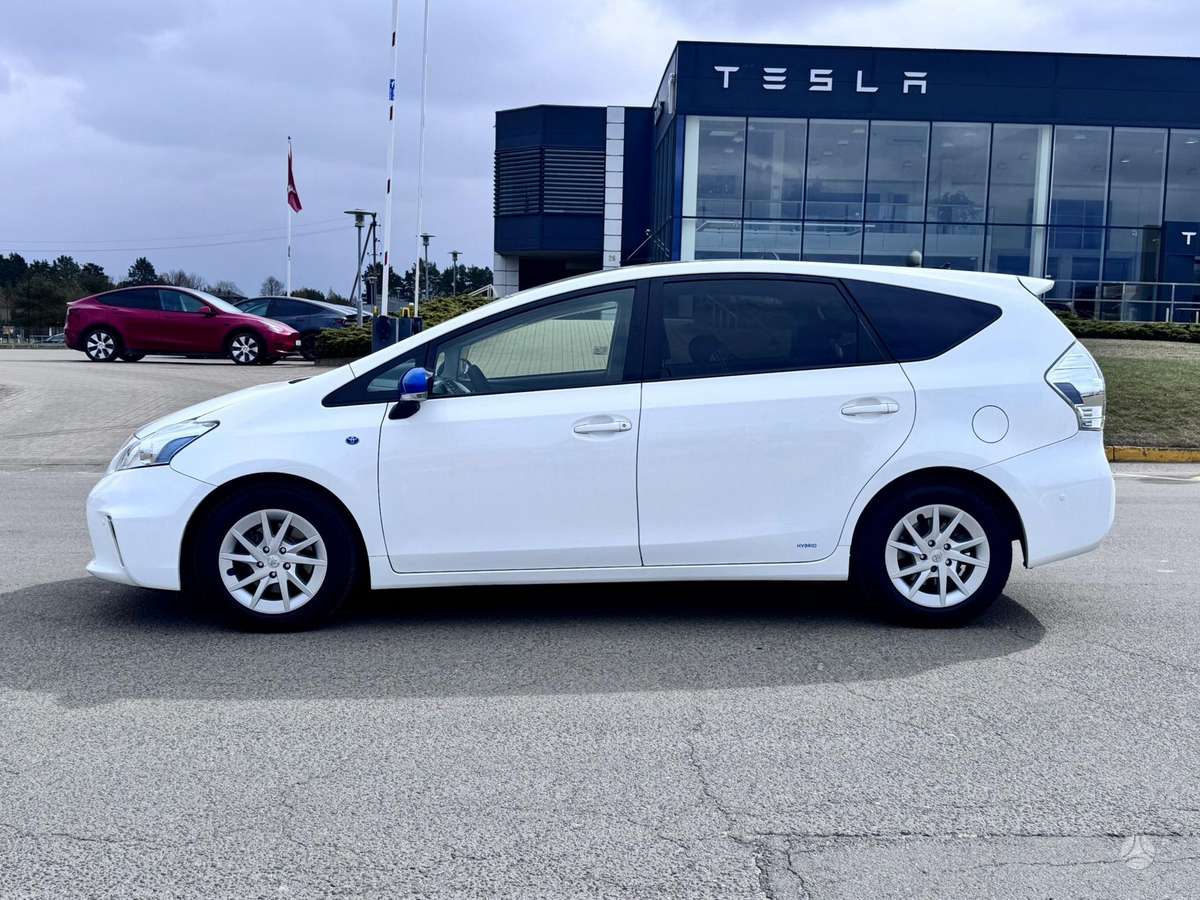 Toyota Prius+ - 1