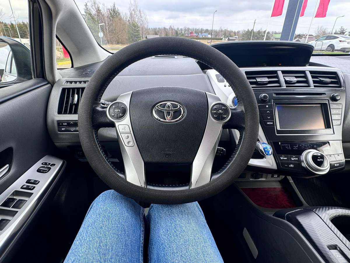 Toyota Prius+ - 12
