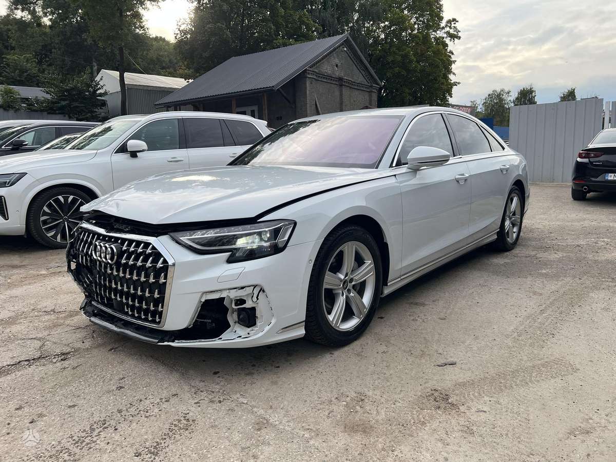 Audi A8 - 1