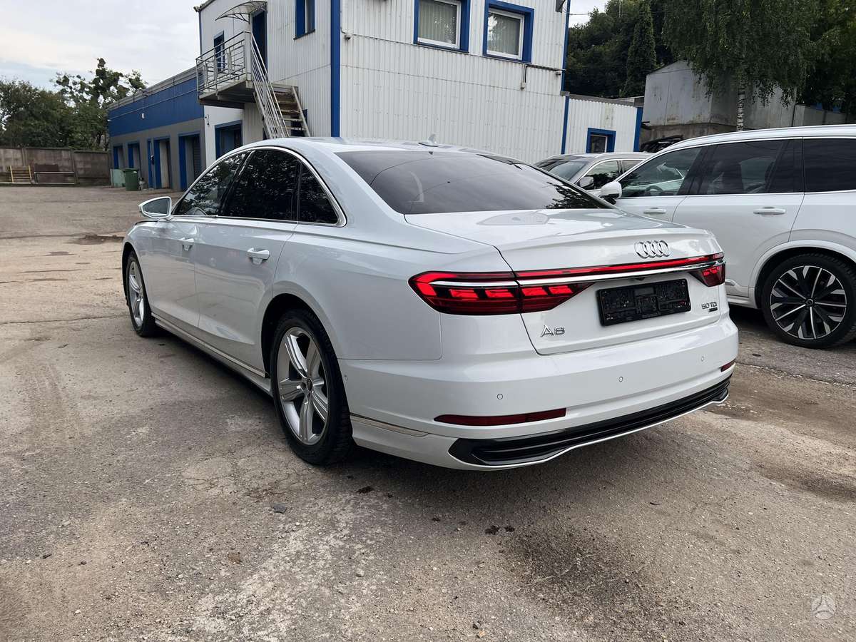 Audi A8 - 4