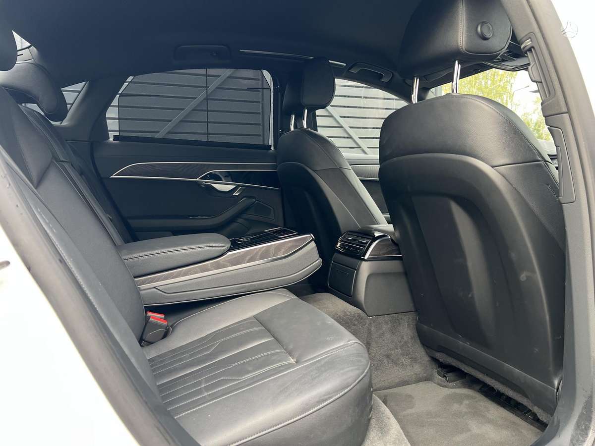Audi A8, 3.0 l., Седан