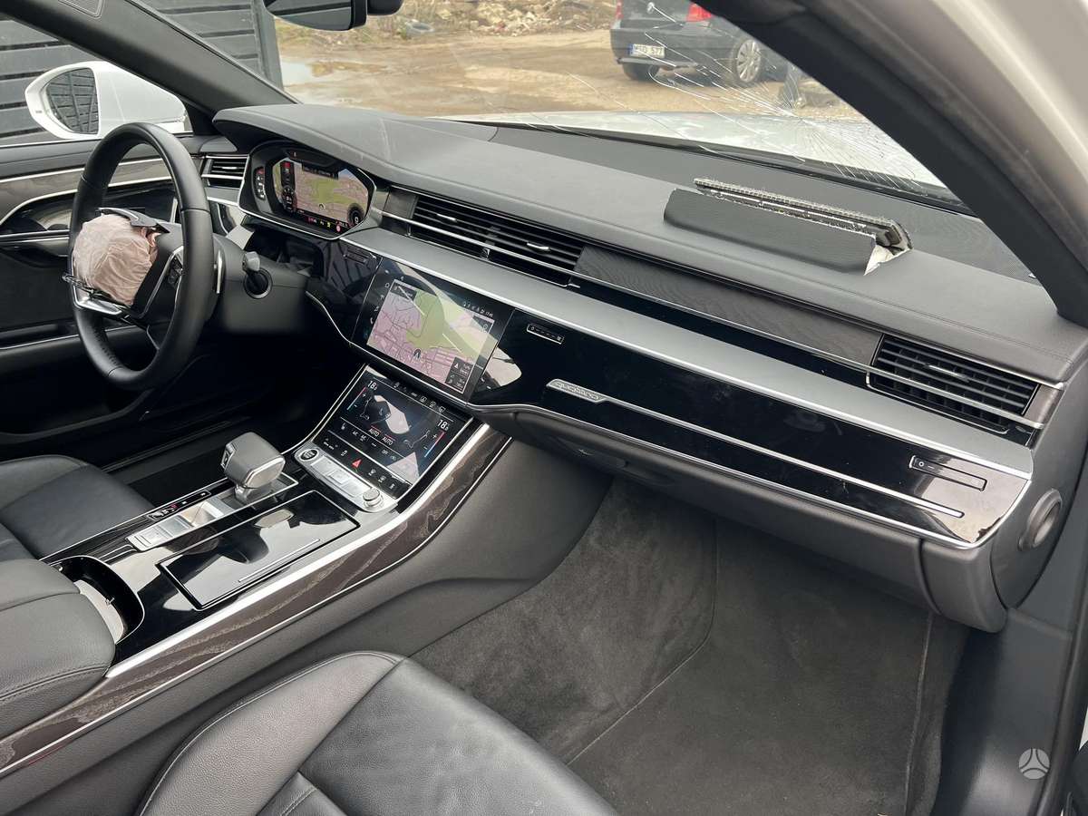 Audi A8, 3.0 l., Седан