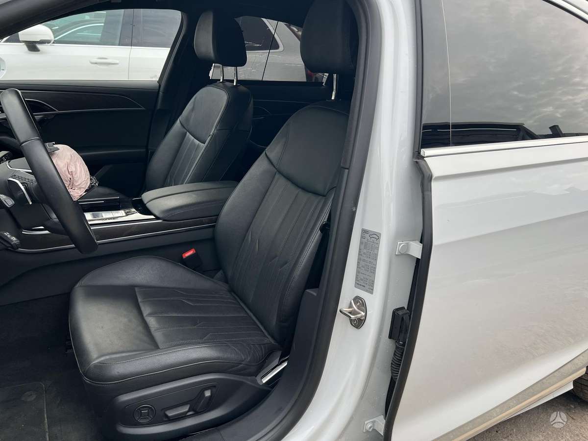 Audi A8, 3.0 l., Седан