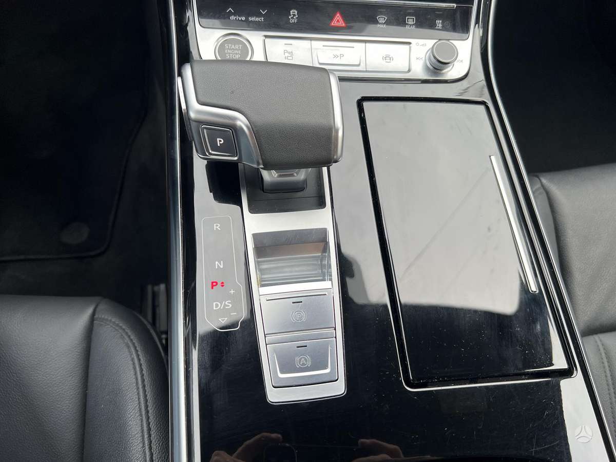 Audi A8, 3.0 l., Седан