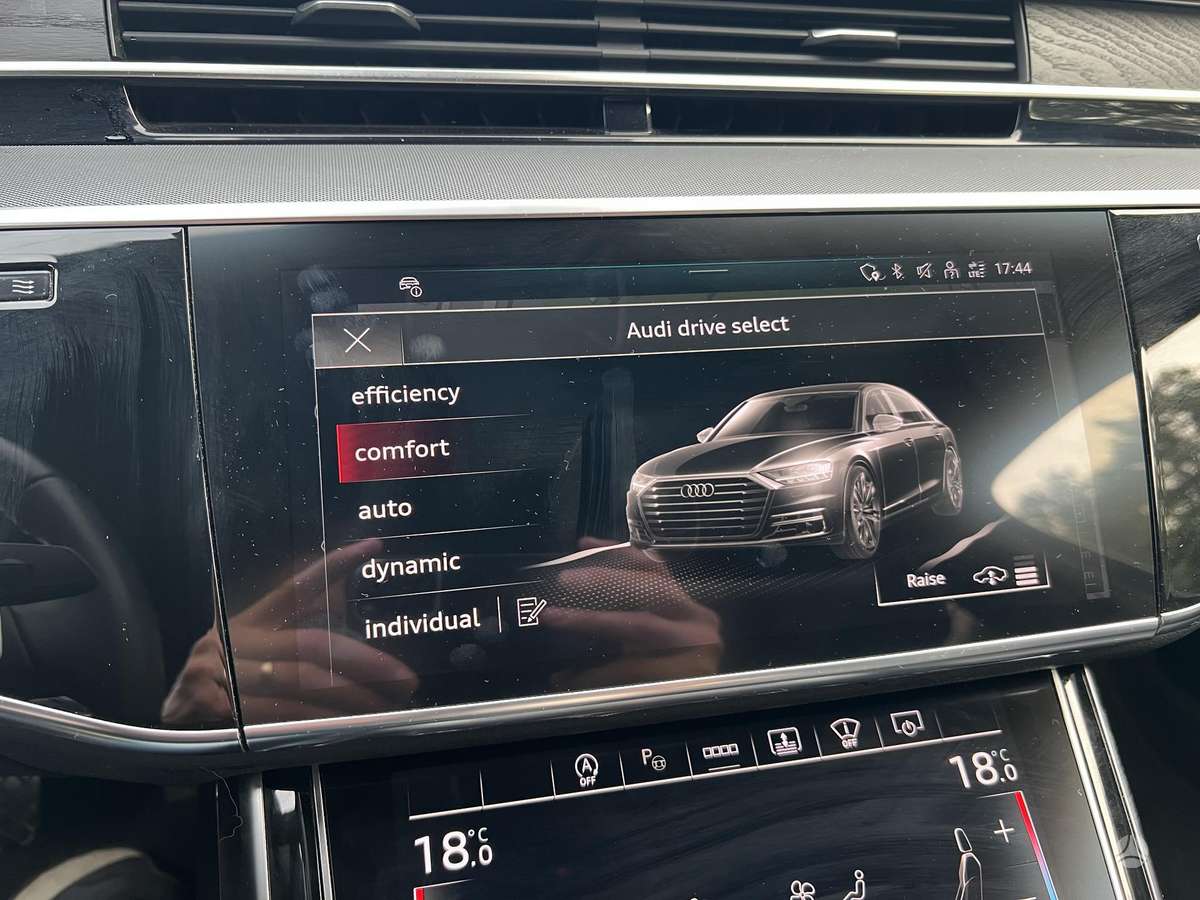 Audi A8, 3.0 l., Седан
