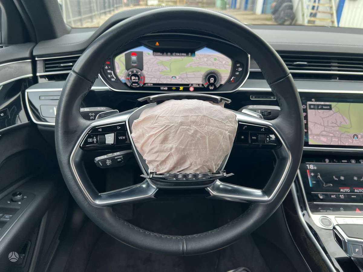 Audi A8, 3.0 l., Седан