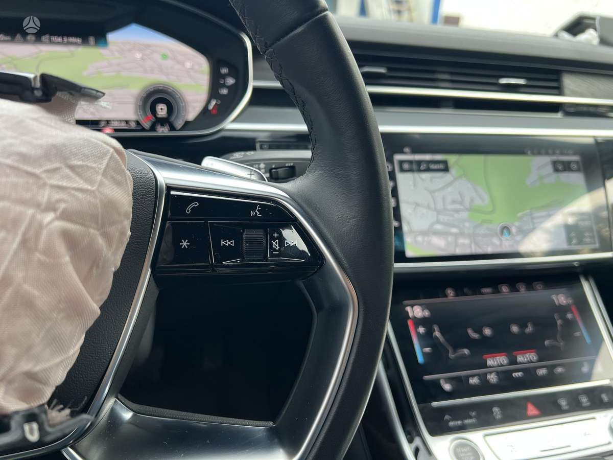 Audi A8, 3.0 l., Седан