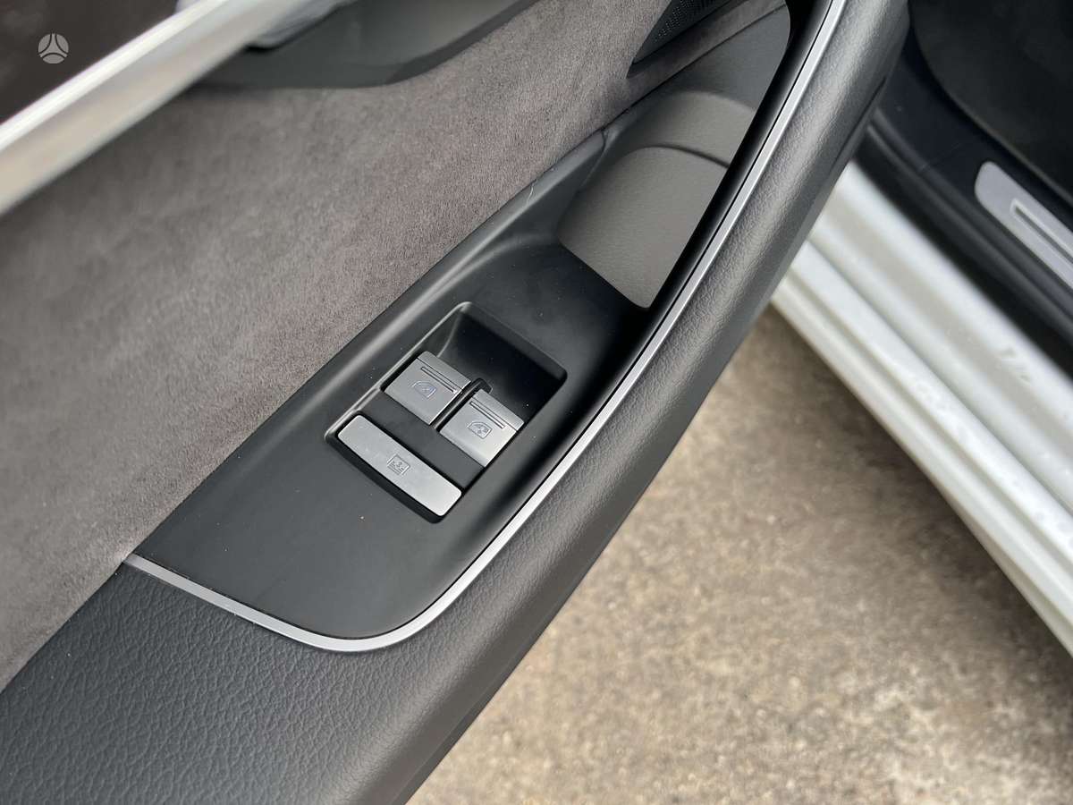 Audi A8, 3.0 l., Седан