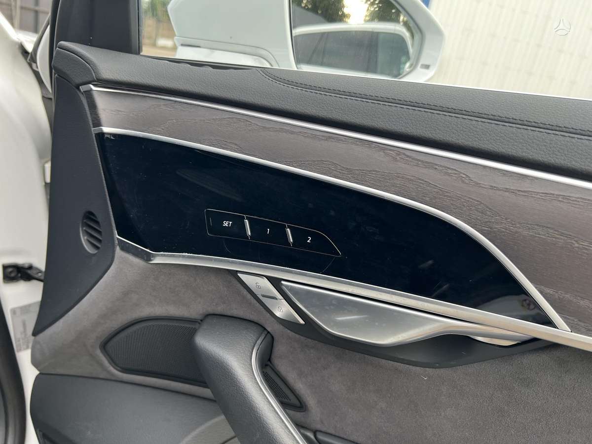Audi A8, 3.0 l., Седан