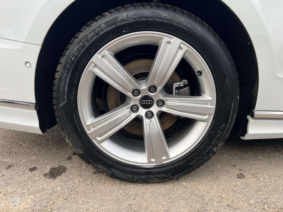 Audi A8, 3.0 l., Седан