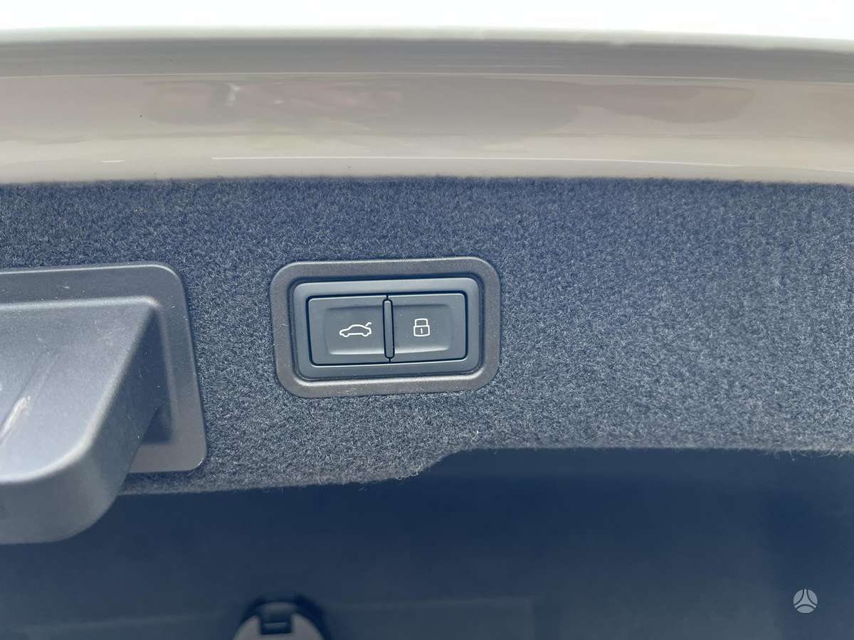 Audi A8, 3.0 l., Седан