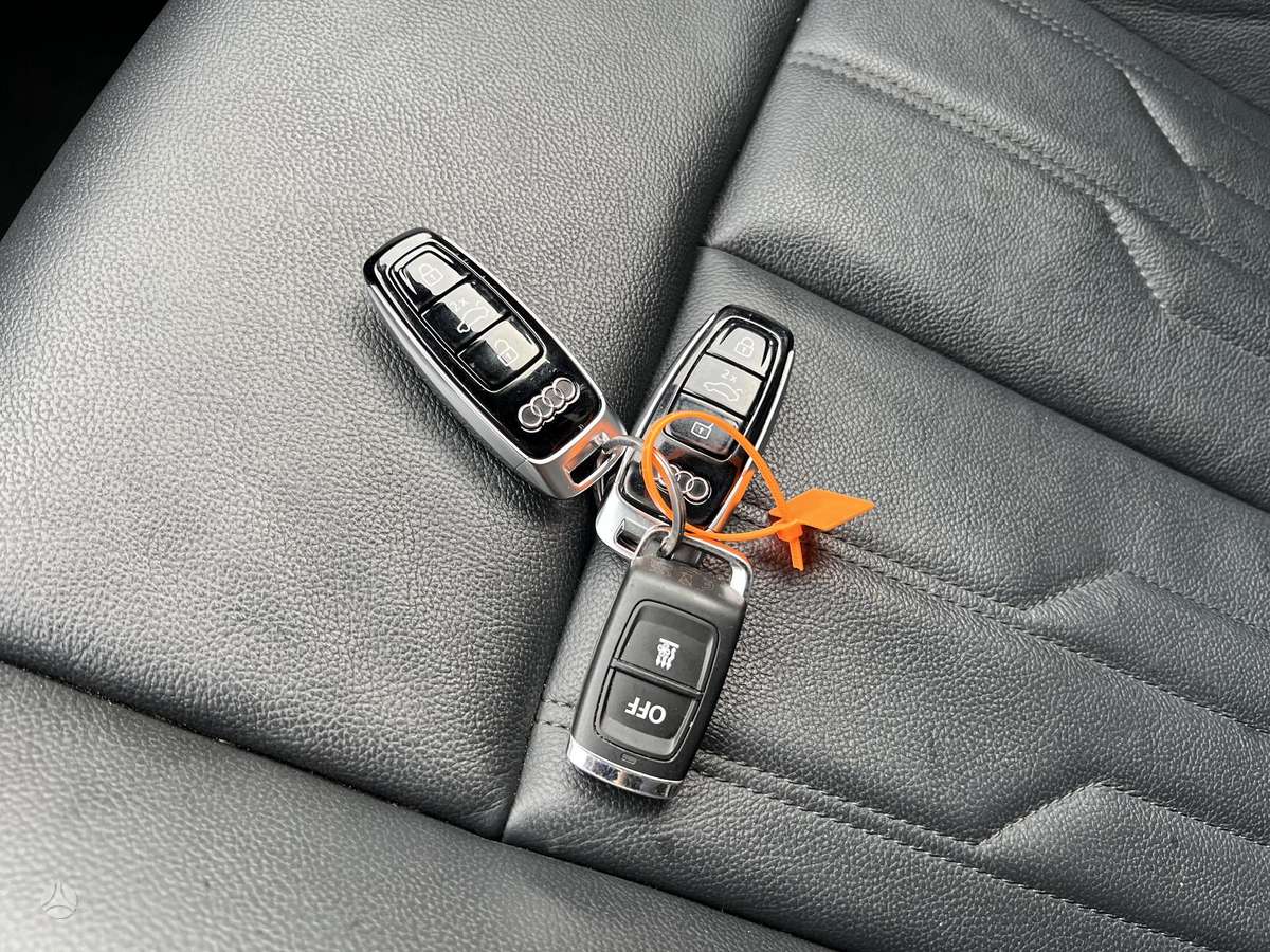Audi A8, 3.0 l., Седан