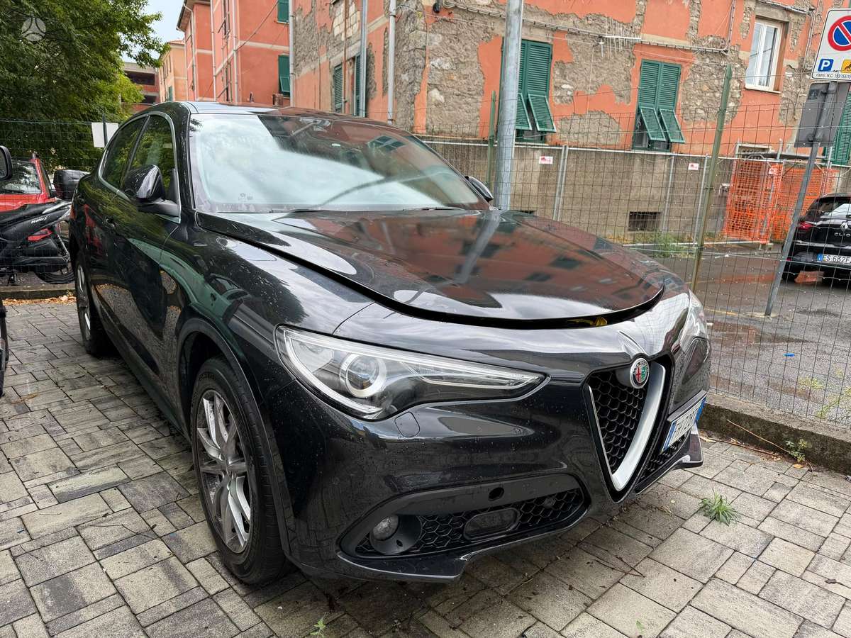 Alfa Romeo Stelvio - 2