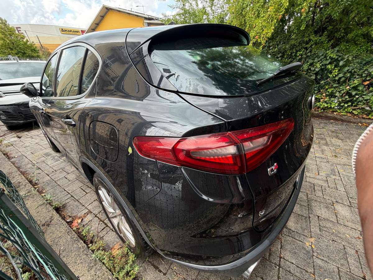 Alfa Romeo Stelvio - 3