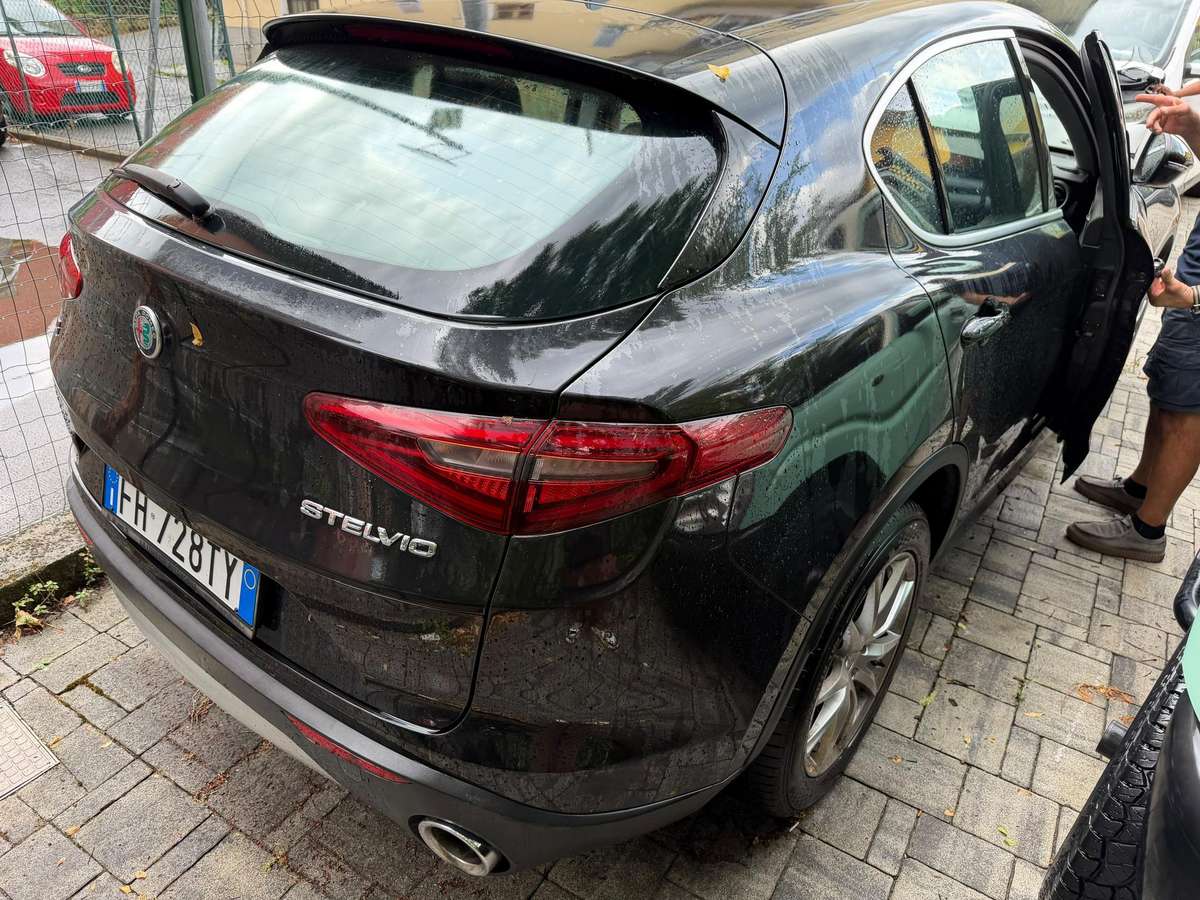 Alfa Romeo Stelvio - 4