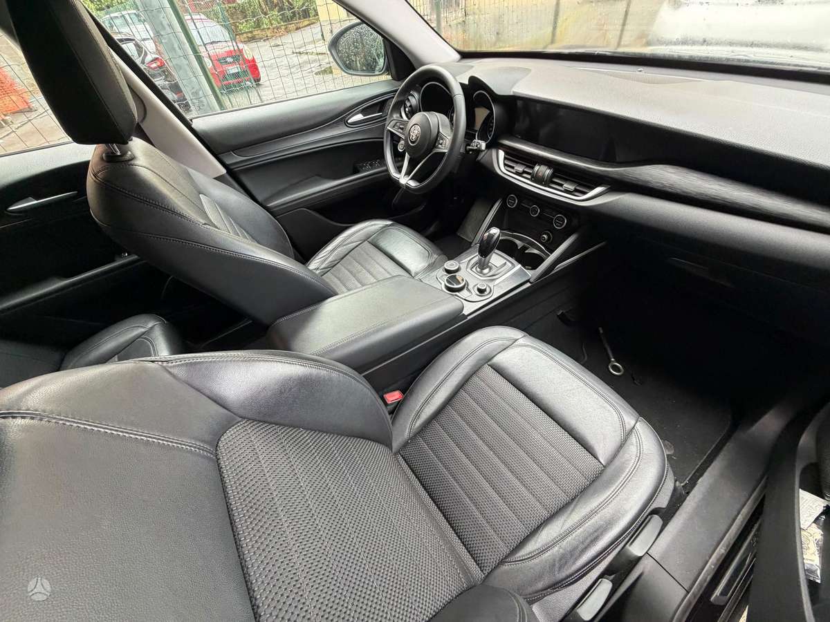 Alfa Romeo Stelvio - 5