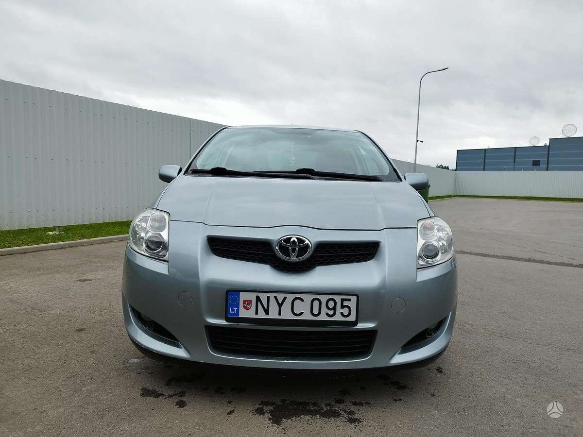 Toyota Auris - 1