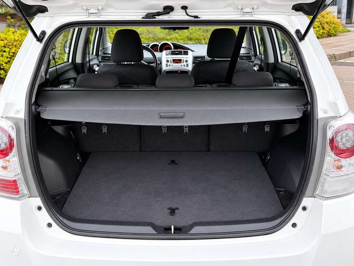 Toyota Verso - 5