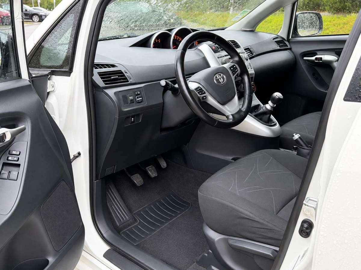 Toyota Verso - 10