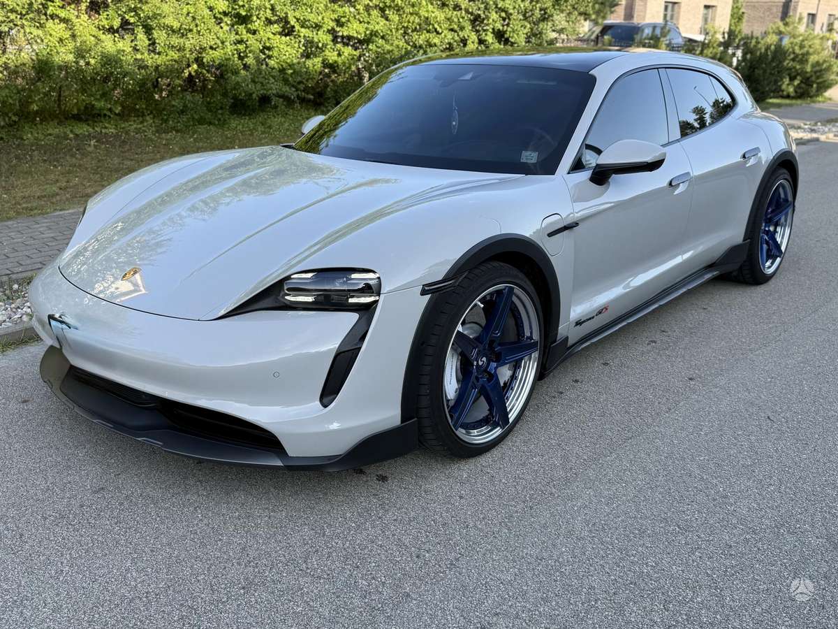 Porsche Taycan - 1