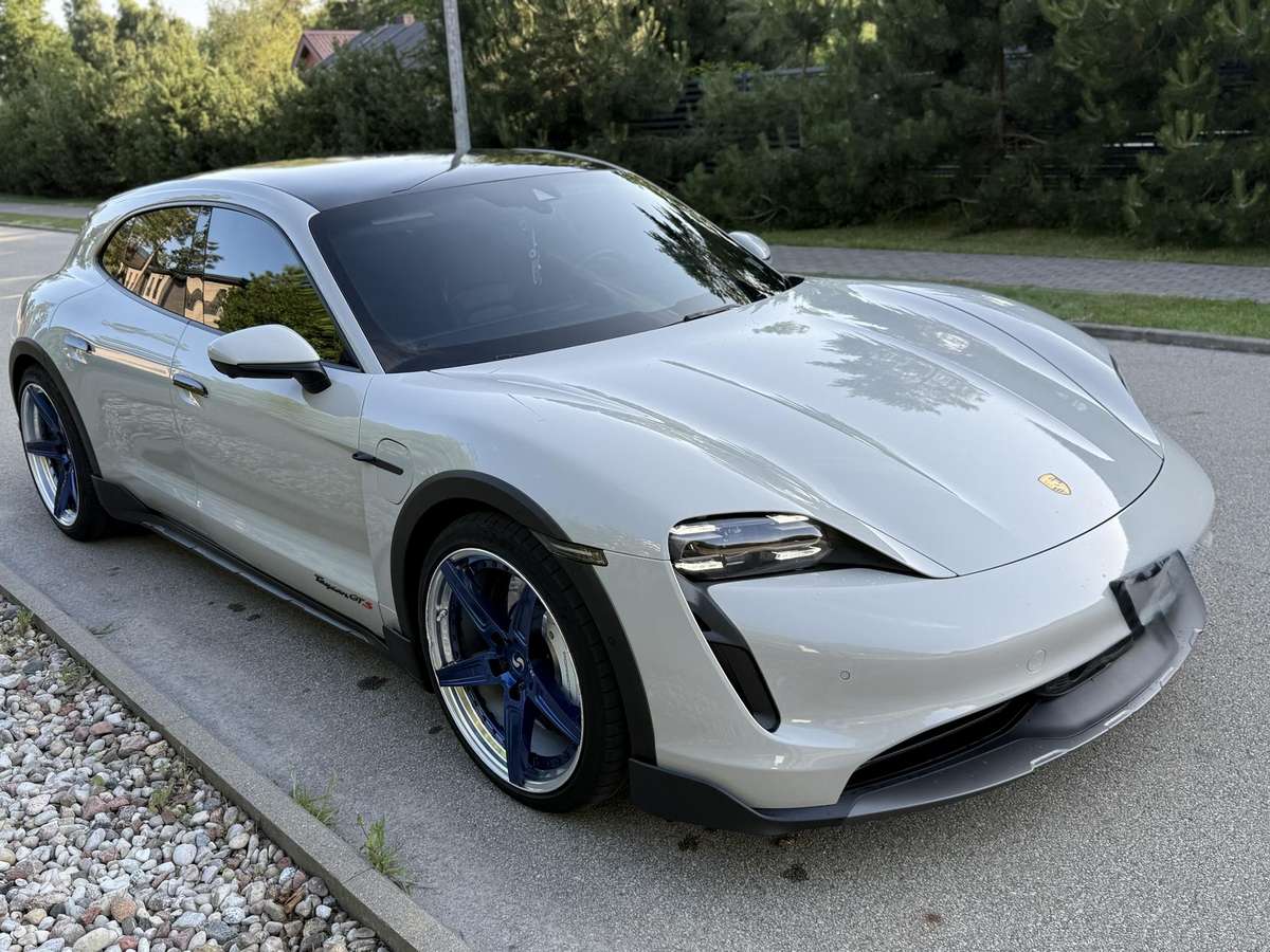 Porsche Taycan - 3