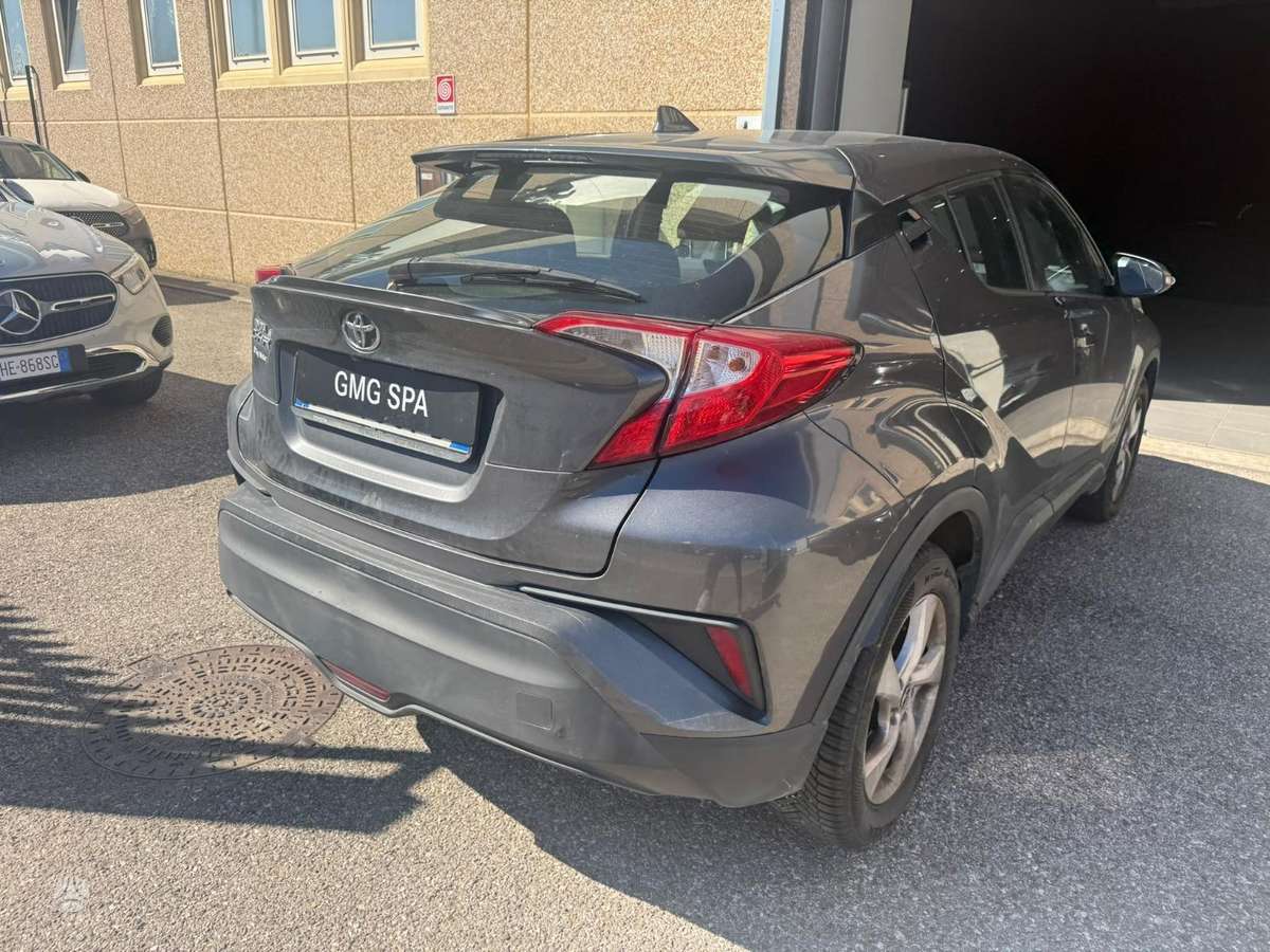 Toyota C-HR - 4
