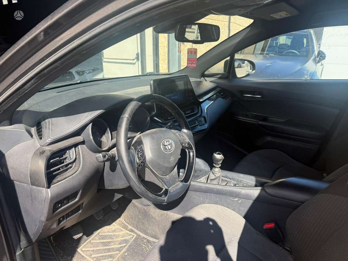 Toyota C-HR - 7