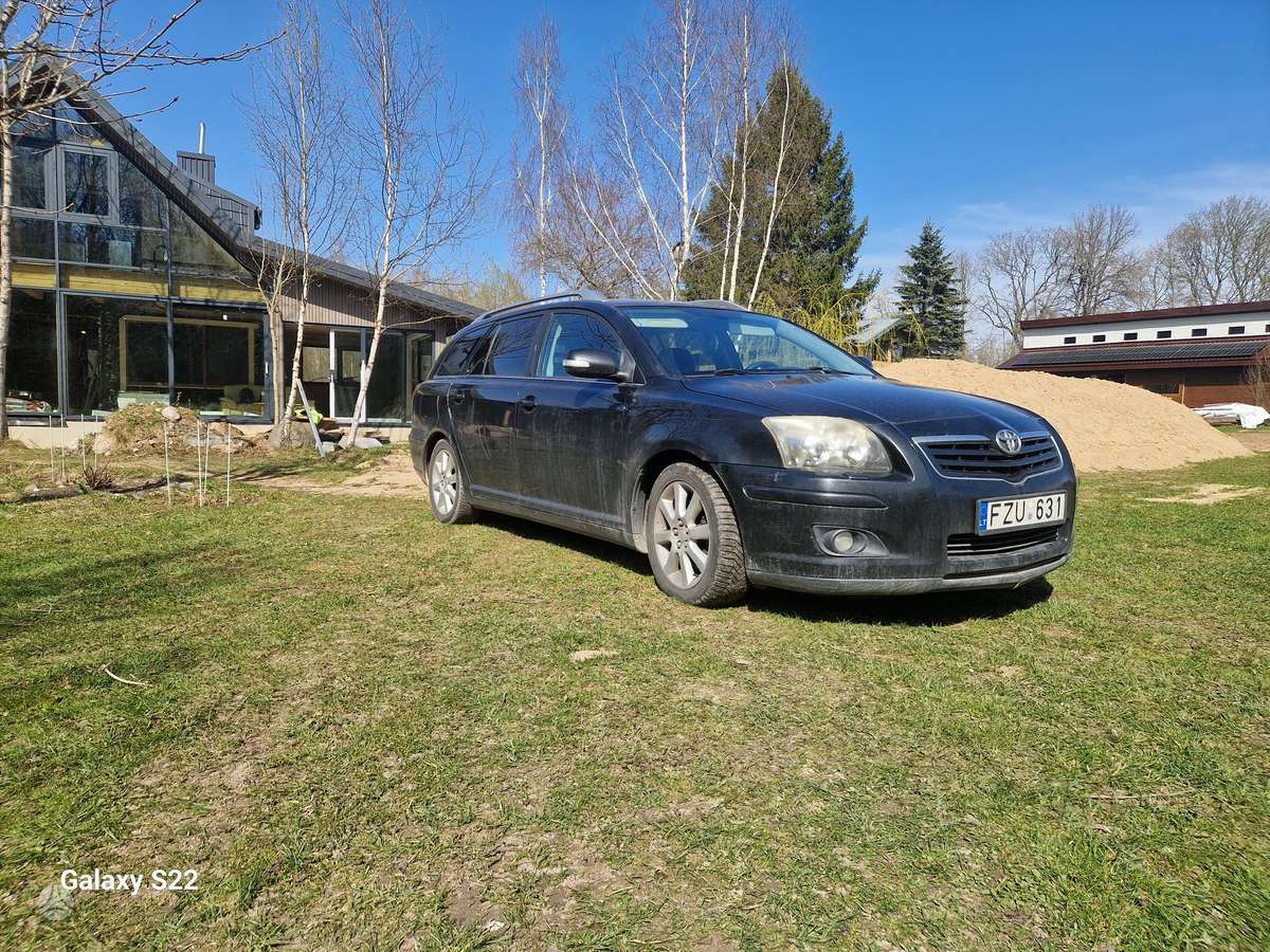 Toyota Avensis - 2