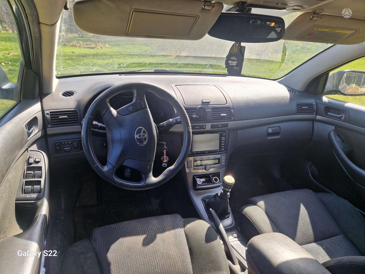 Toyota Avensis - 4