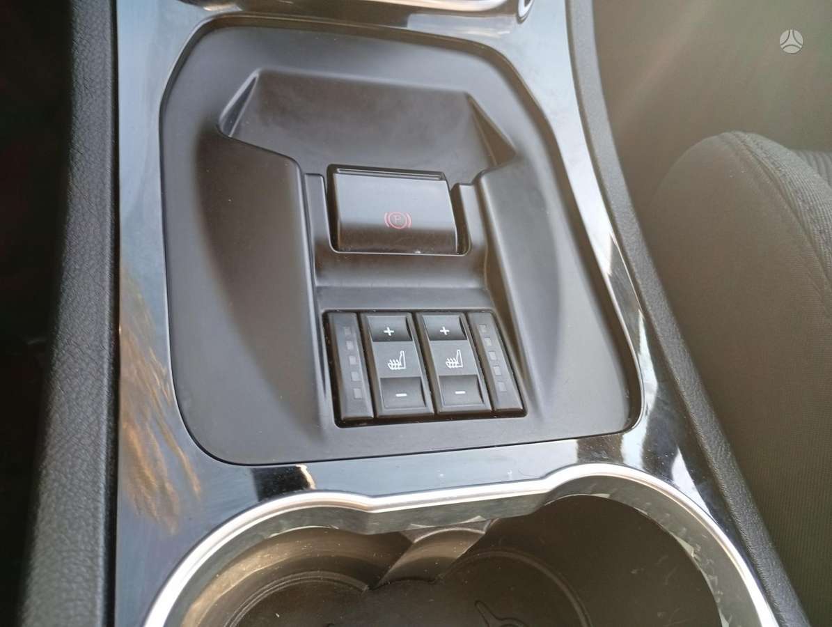 Ford S-MAX - 11
