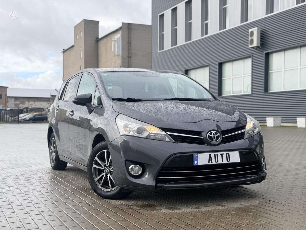 Toyota Verso - 1