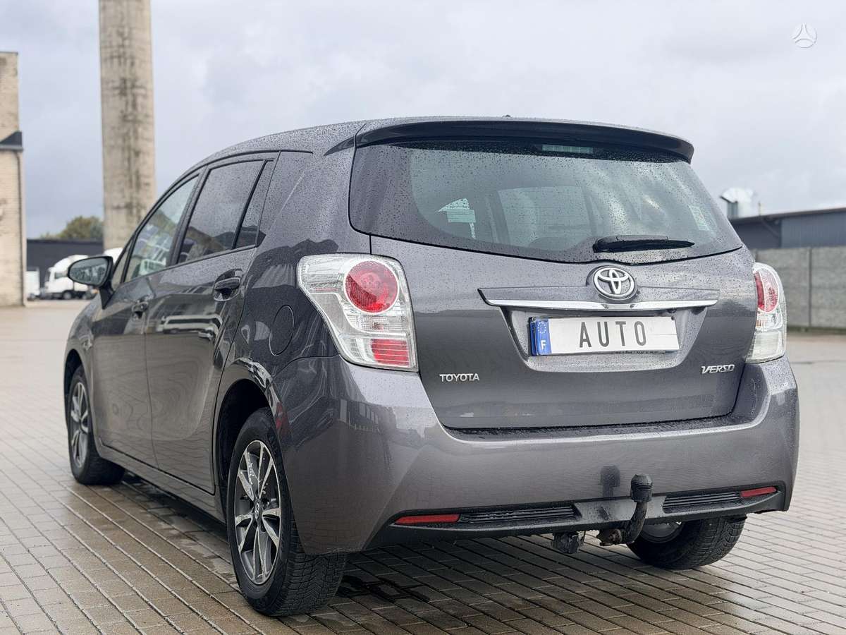 Toyota Verso - 7
