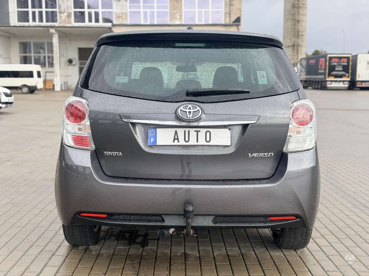 Toyota Verso - 8