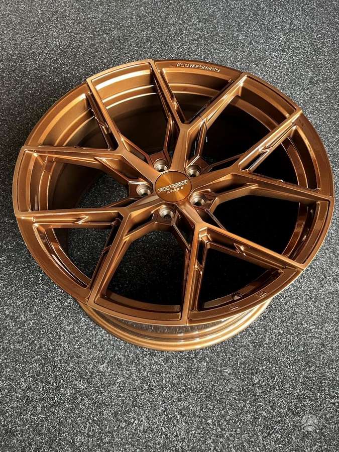 Forzza Gravity, lengvojo lydinio, R20