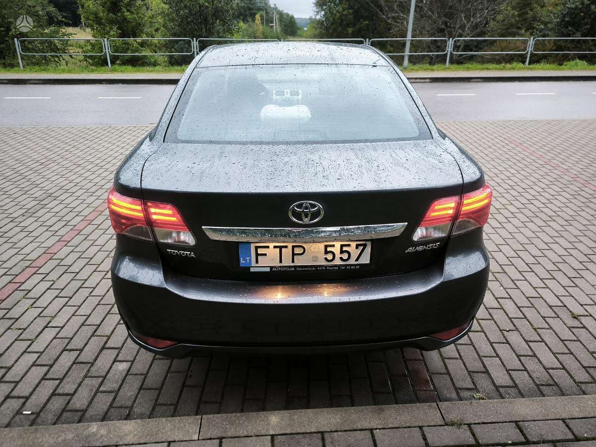 Toyota Avensis - 4