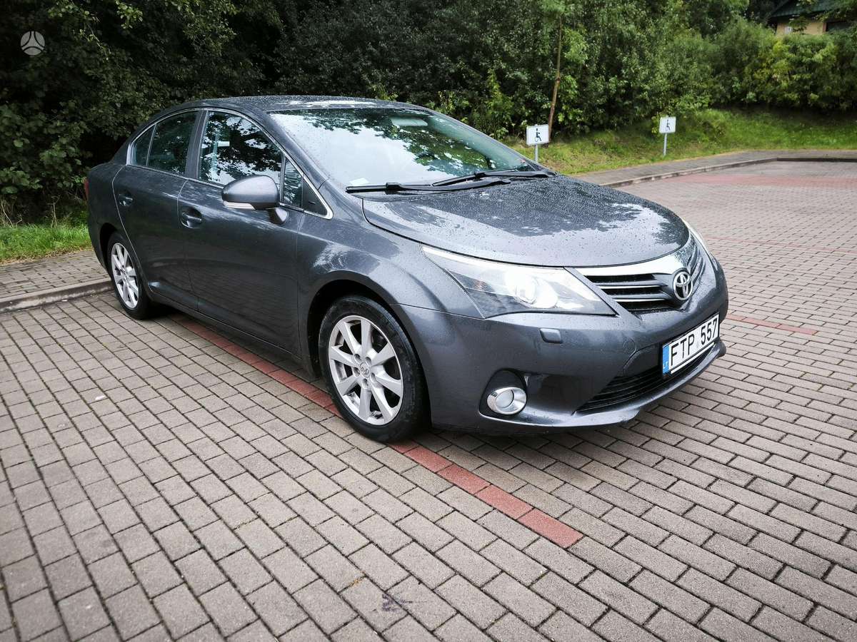 Toyota Avensis - 1