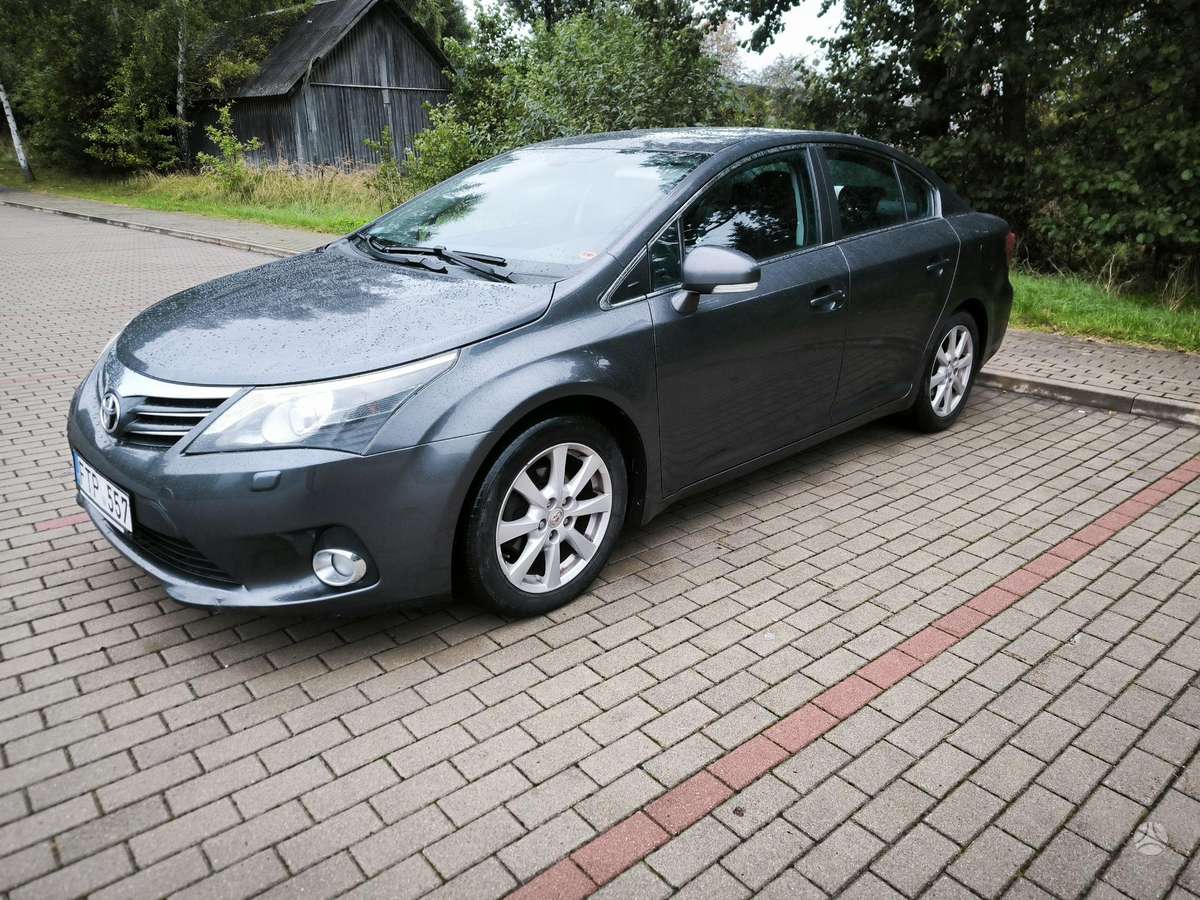 Toyota Avensis - 8