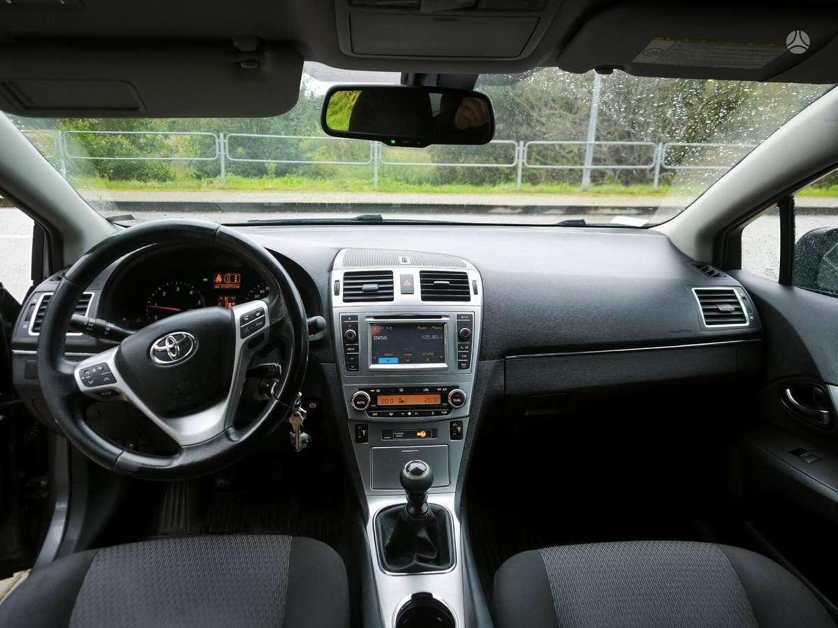 Toyota Avensis - 11