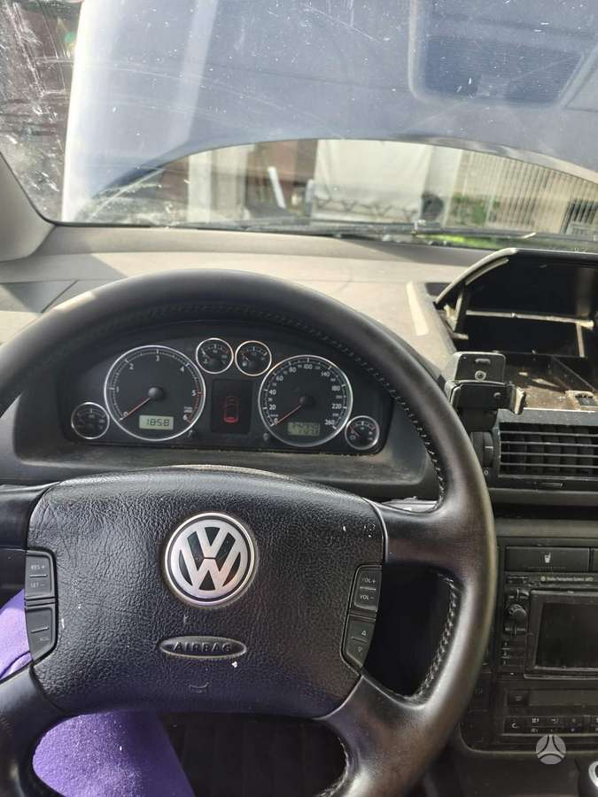 Volkswagen Sharan - 8