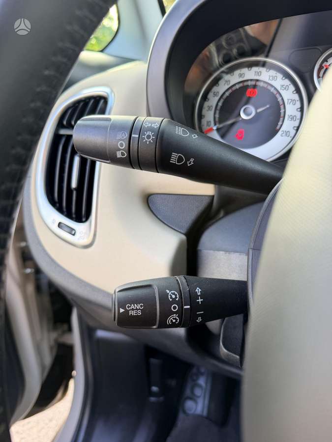 Fiat 500L - 10