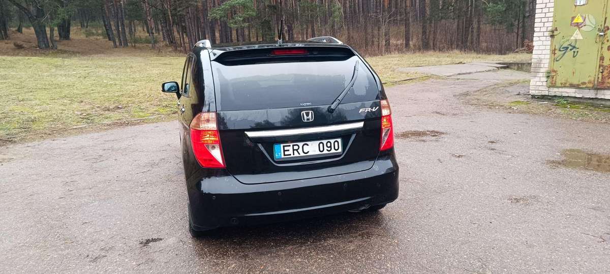 Honda FR-V - 4