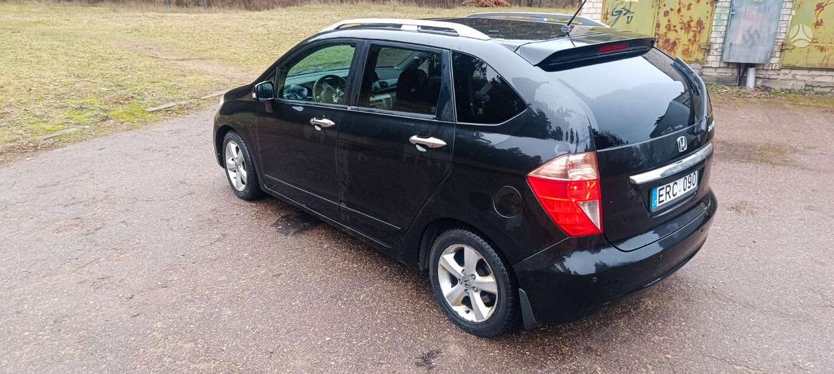 Honda FR-V - 7